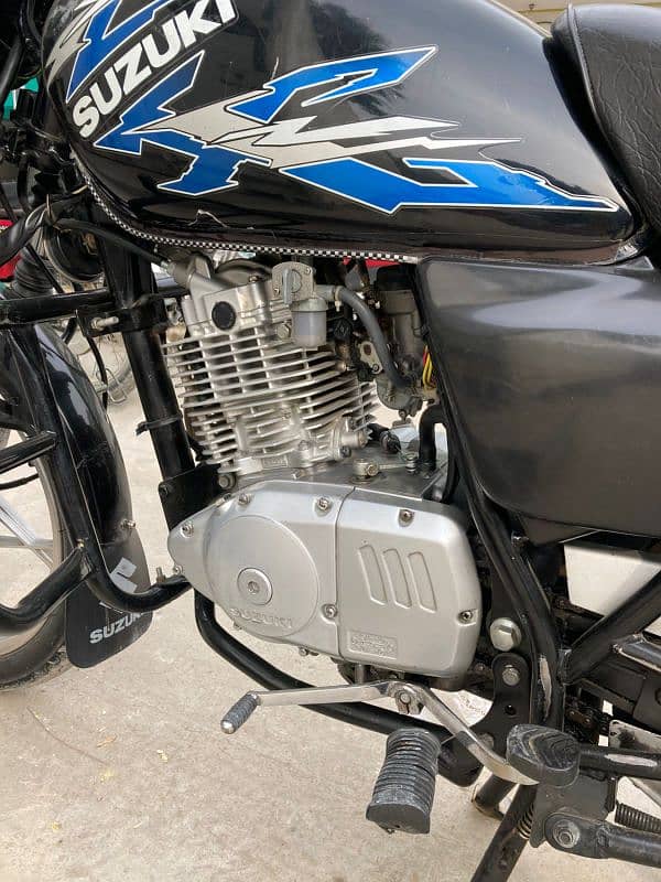 Suzuki GS150sE 6