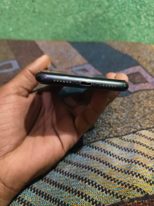 iphone  non pta 11 64gb battery health 76 water pak condition 10/10 7