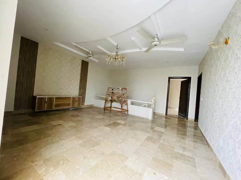 10 Marla House For Sale In DHA Phase 3 Block Z 0