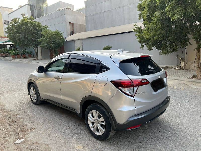 HONDA VEZEL 2014/2018 BRAND NEW CONDITION 2