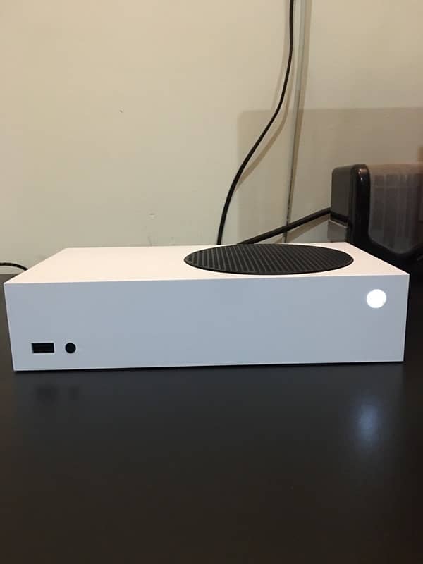 Xbox Series S UK Model 11