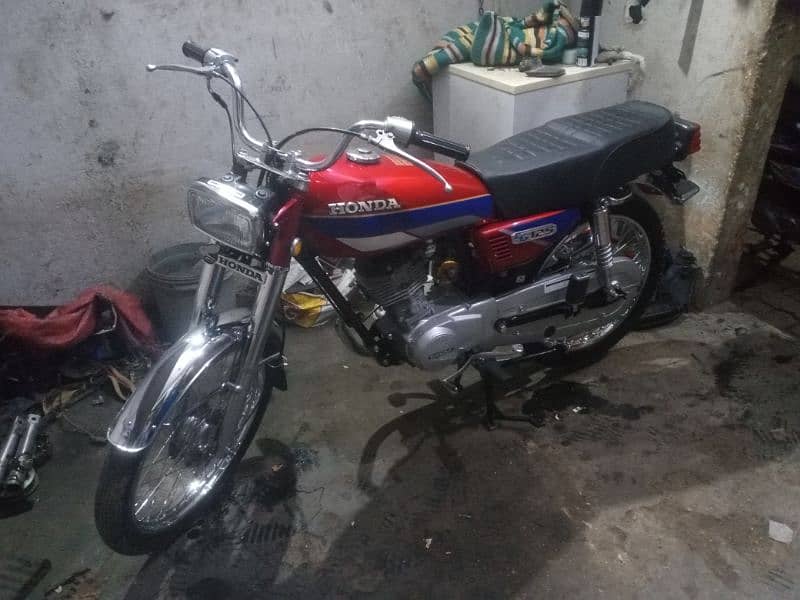 I am selling honda 125 deluxe setting 0