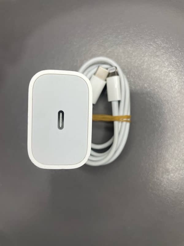 iphone 14 pro max ka 100% genuine charger hy 3