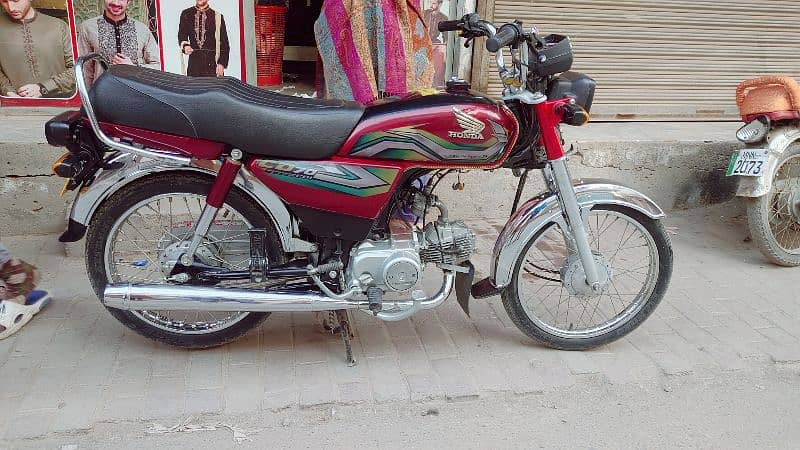 2023 honda cd 70 lush condition 10/10 only for 13500 0