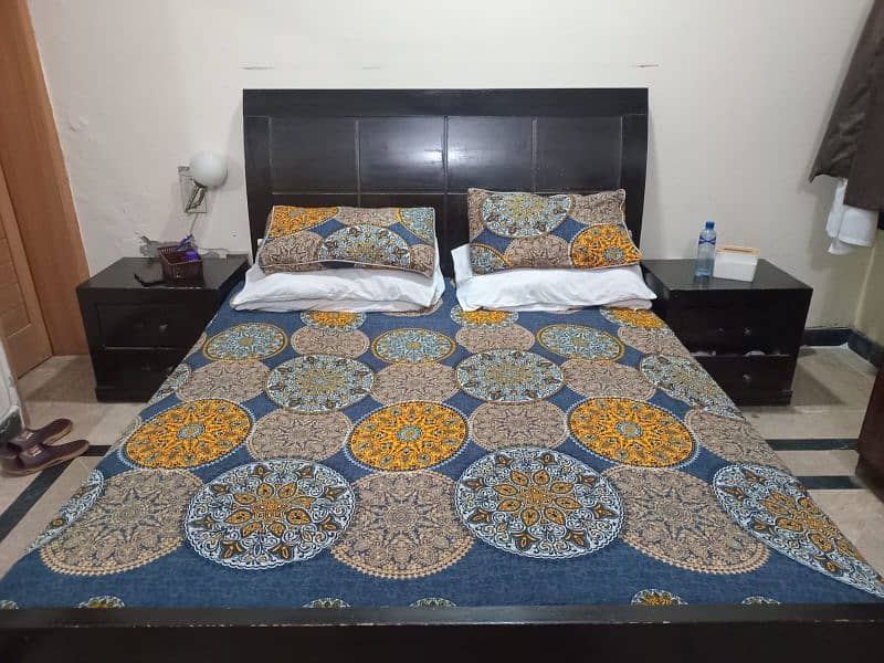 Double bed for sale without mattress 2