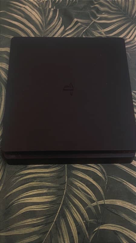 PS4 slim 500GB +3 controllers 2