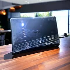 ASUS Laptop Core i7 7th 8Gb/256Gb  SSD