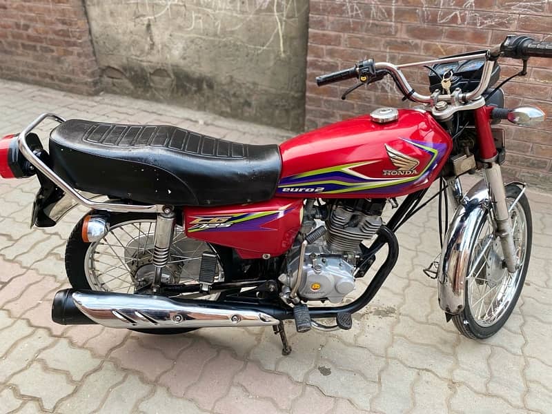 honda 125 2017 model good condition number 03009891494 2