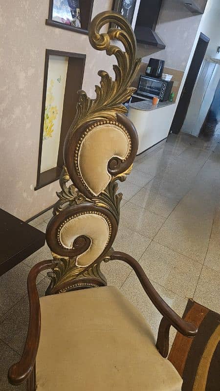 Royal carved 2 chairs. 0