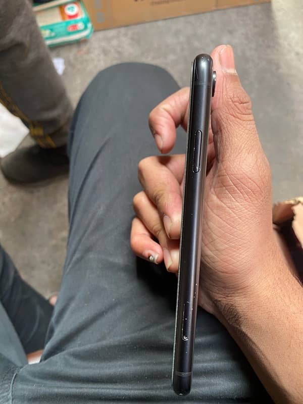 iPhone XR jv all original watsapp per phone kar lana 4