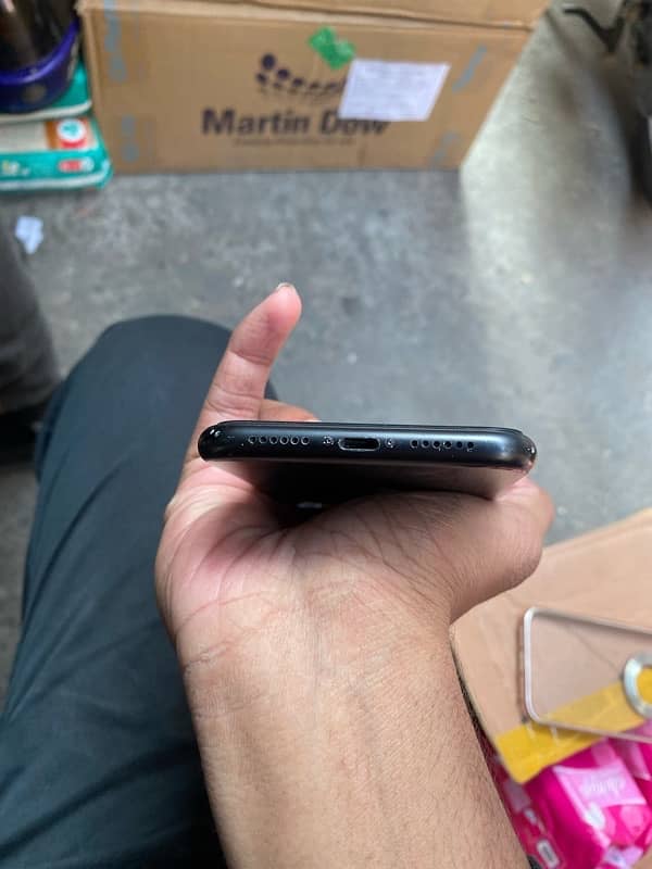 iPhone XR jv all original watsapp per phone kar lana 5