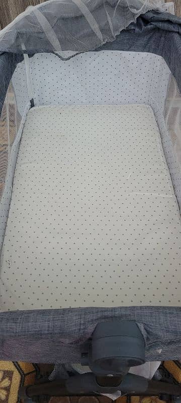 baby portable cot new condition 3