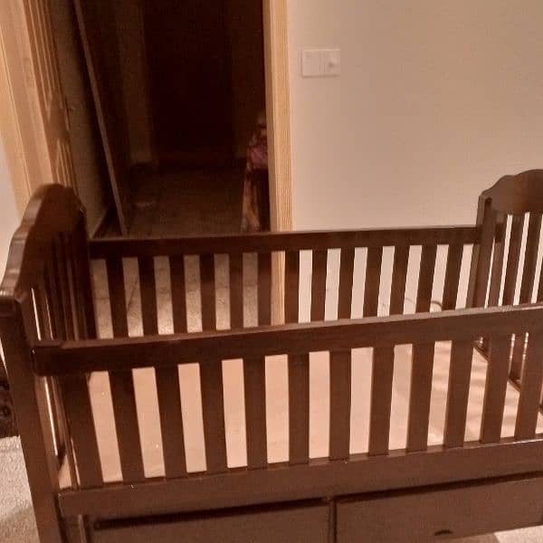 wooden baby cot  (black tali) 6