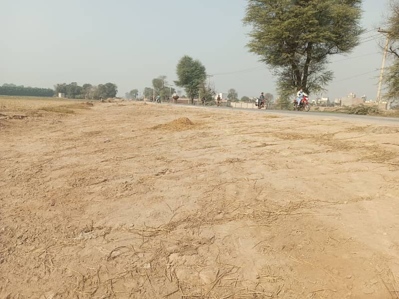 14 Kanal agriculture Land available on main Bypass Sahiwal 2