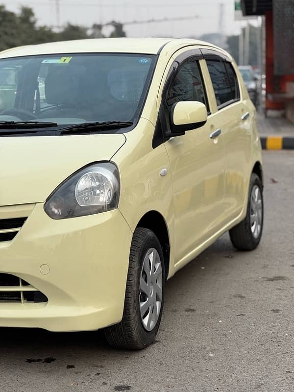 Daihatsu Mira 2012 3