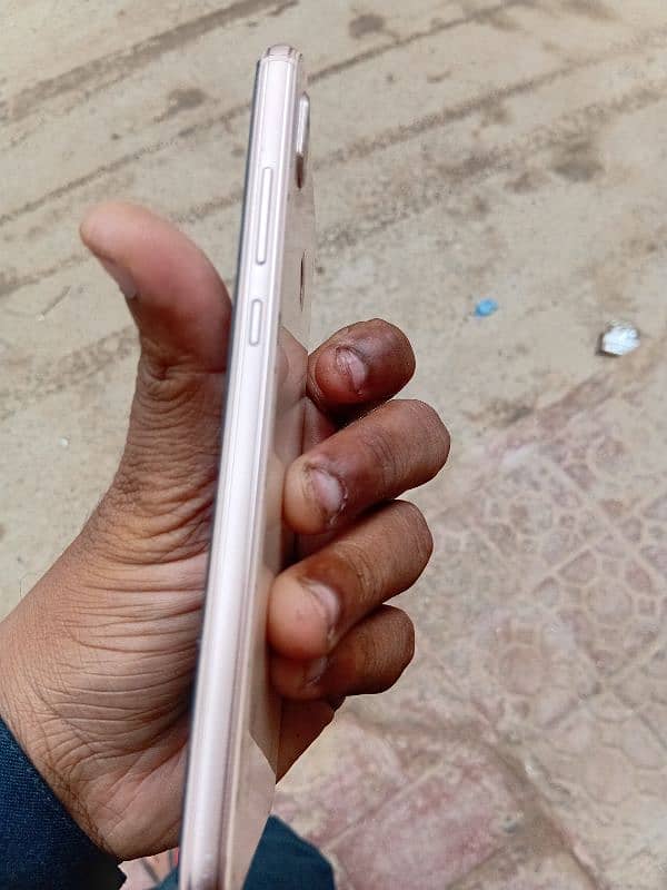 huwei p20lite 4gb 128gb bilkul ok fon 10/8 condition 4