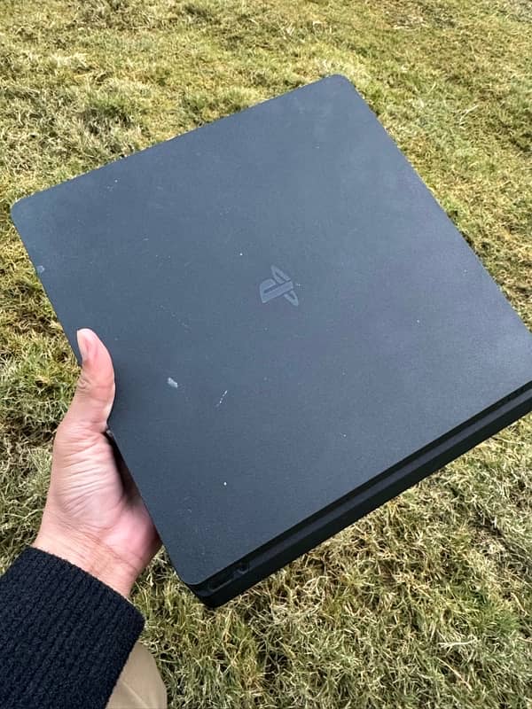 ps4 Slim (1 Tb ) 5