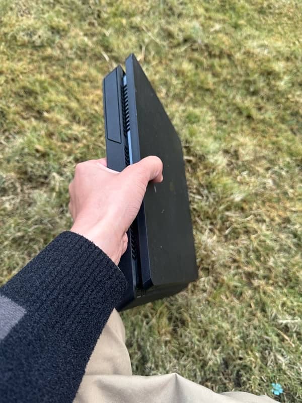 ps4 Slim (1 Tb ) 6