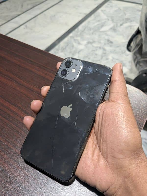 iPhone 11 128 PTA approved 6