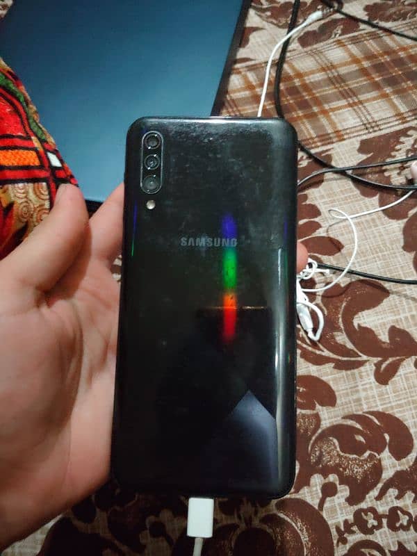 Samsung Galaxy A30 1