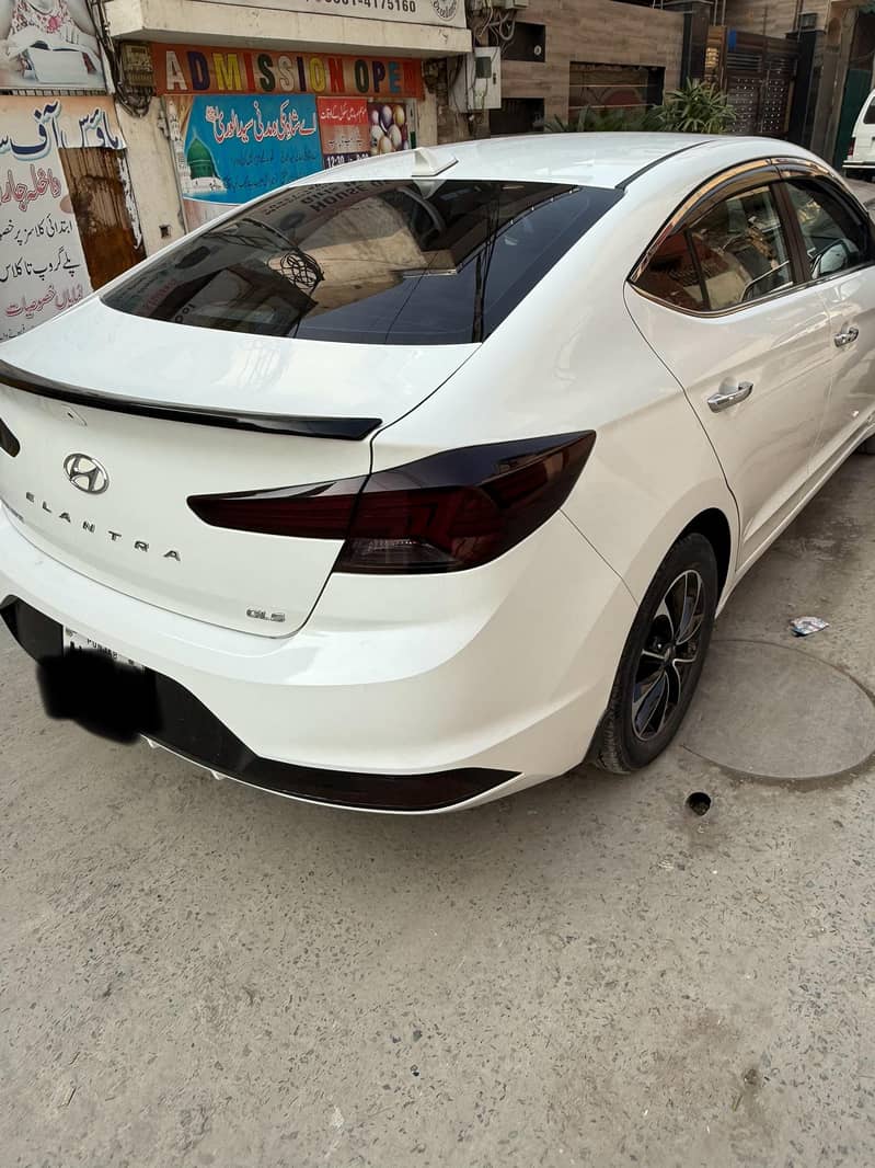 Hyundai Elantra Model 2022 4