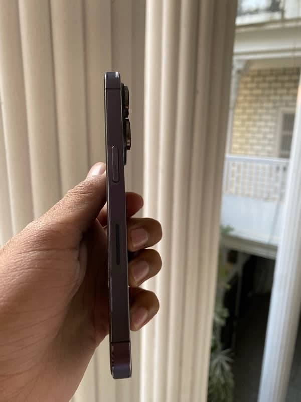 Iphone 14 pro deep purple 2