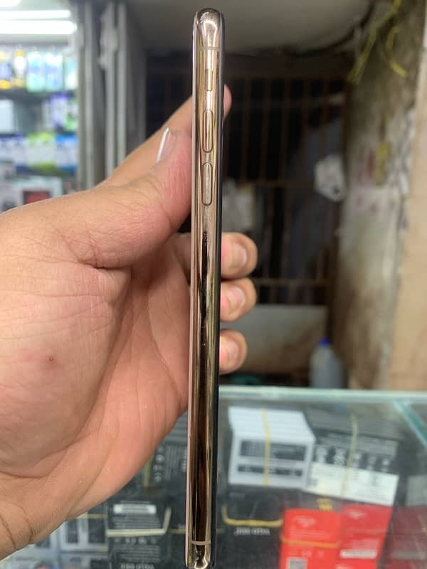 XS MAX 6