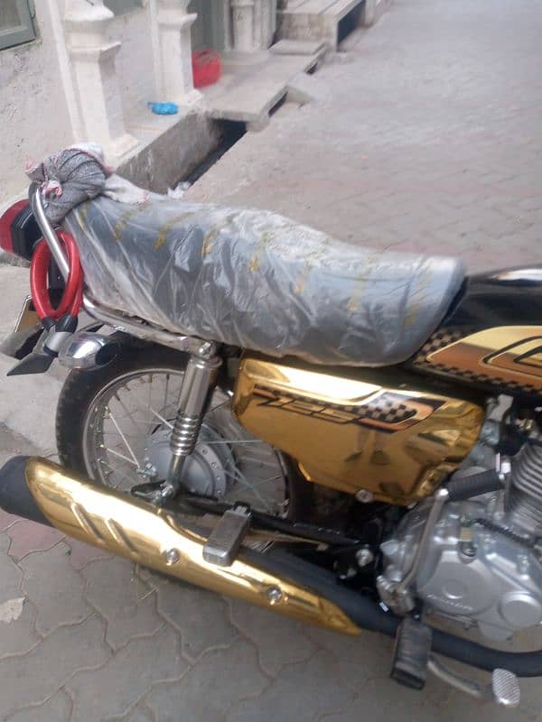 Honda 125 sepicial gold edition self start 1