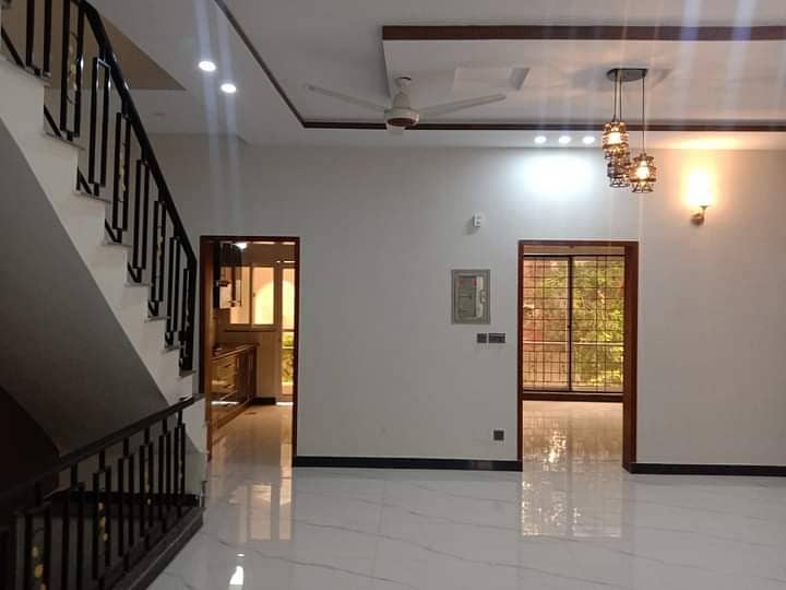 5 Marla Beautiful House Available For Sale In Johar Town 26