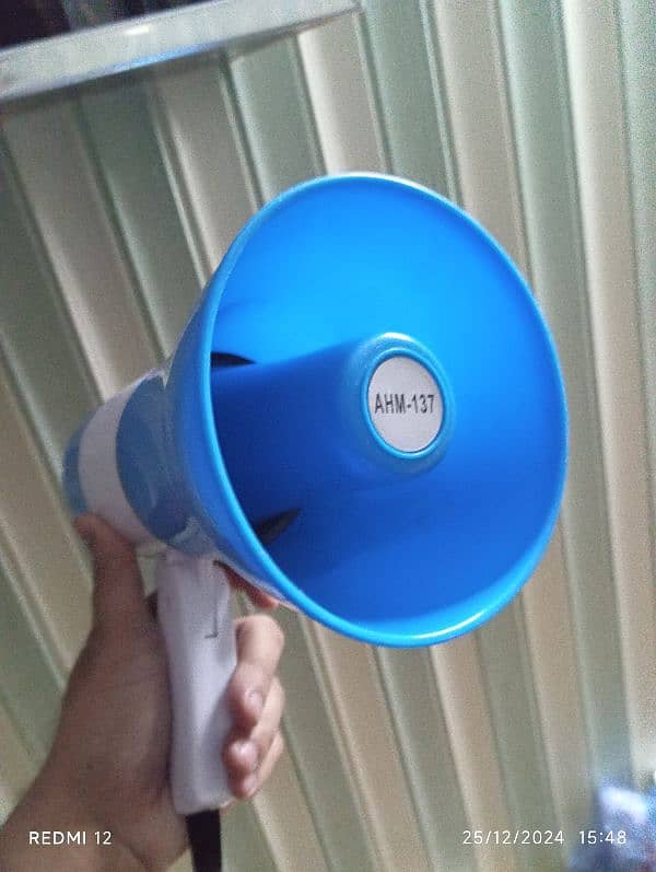 loud speaker bluthood 3