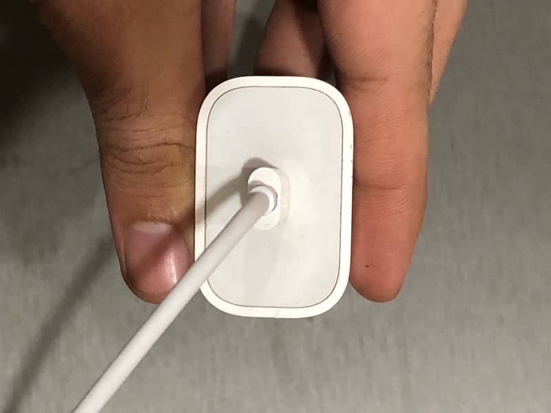 I want to sell my iphone 11 Pro Charger 1