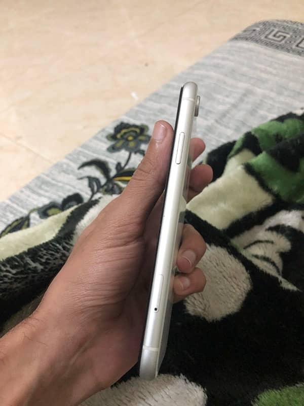 iPhone XR 64gb pta 2