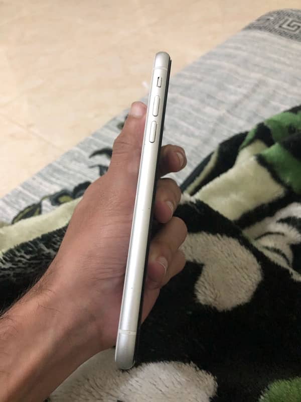 iPhone XR 64gb pta 3