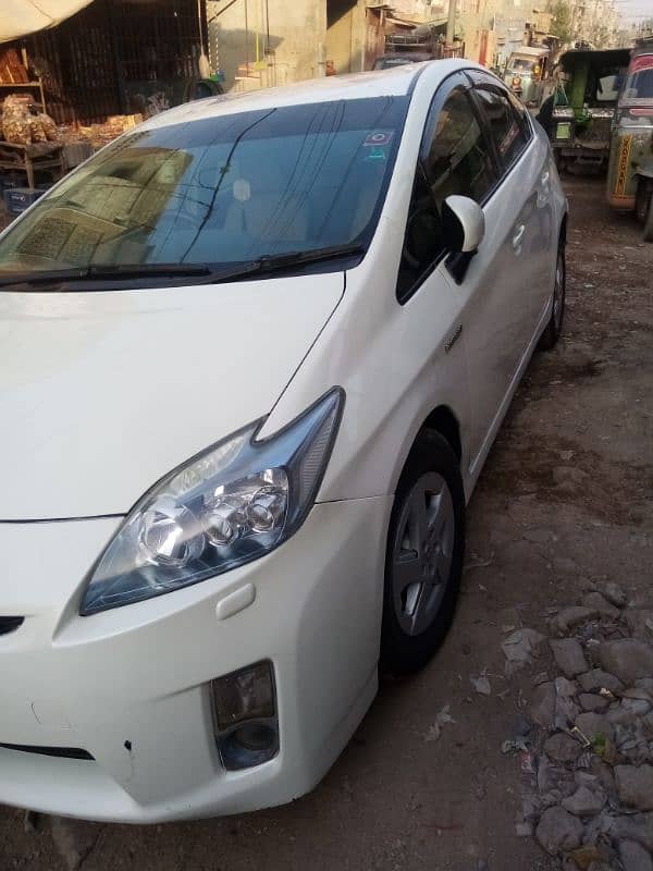 Toyota Prius 2011 S. LED perl white 1.8 1