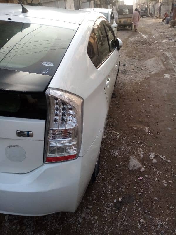 Toyota Prius 2011 S. LED perl white 1.8 4