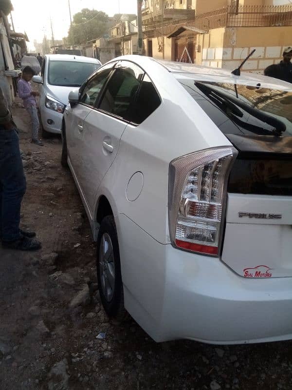 Toyota Prius 2011 S. LED perl white 1.8 7