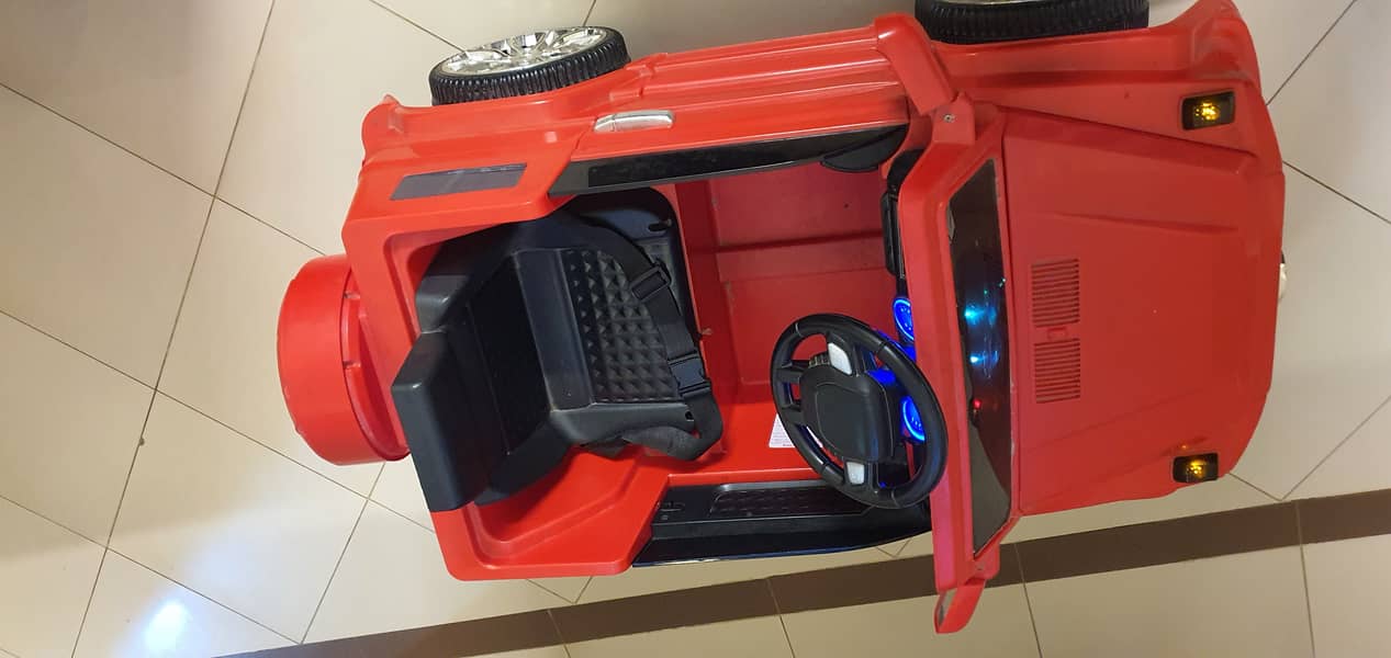 Kids Battery operated Car for sale (Battery functional) 1