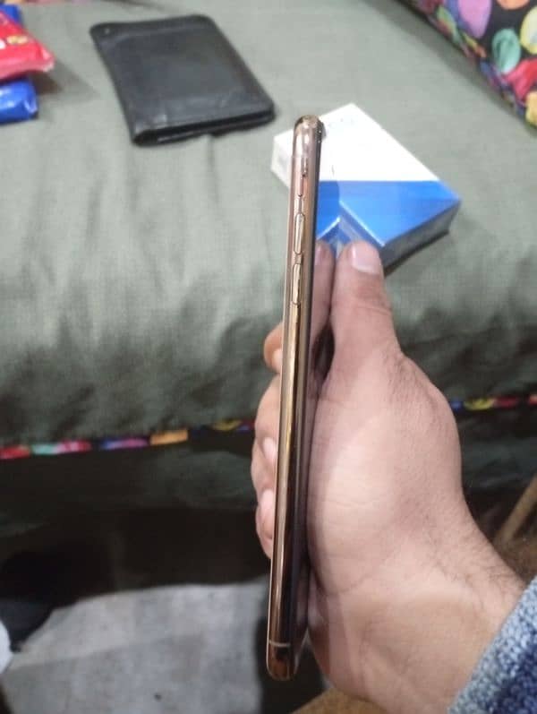 iphone xs max parts hain Jo lene ho picmedhekh k bata den 1