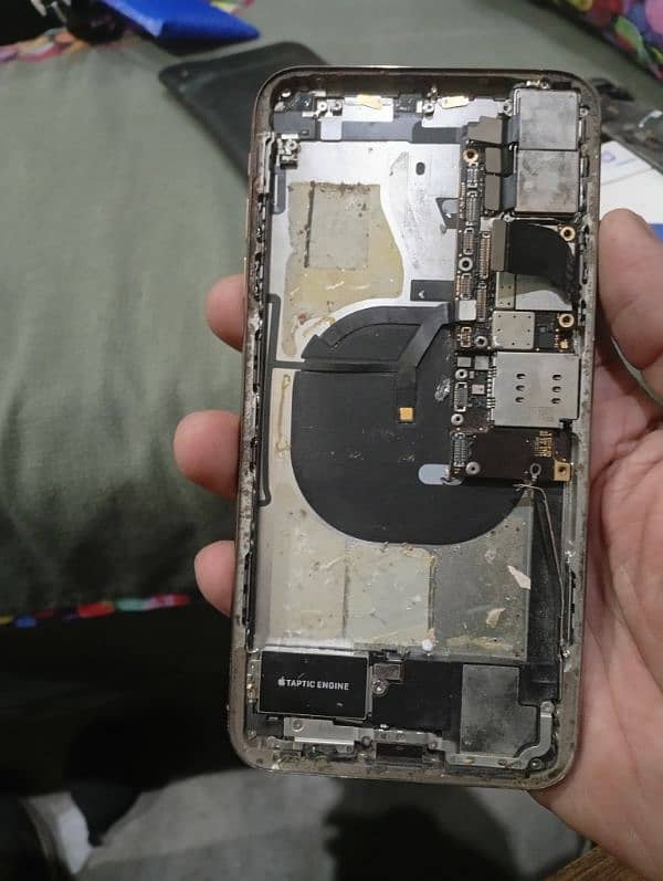 iphone xs max parts hain Jo lene ho picmedhekh k bata den 6