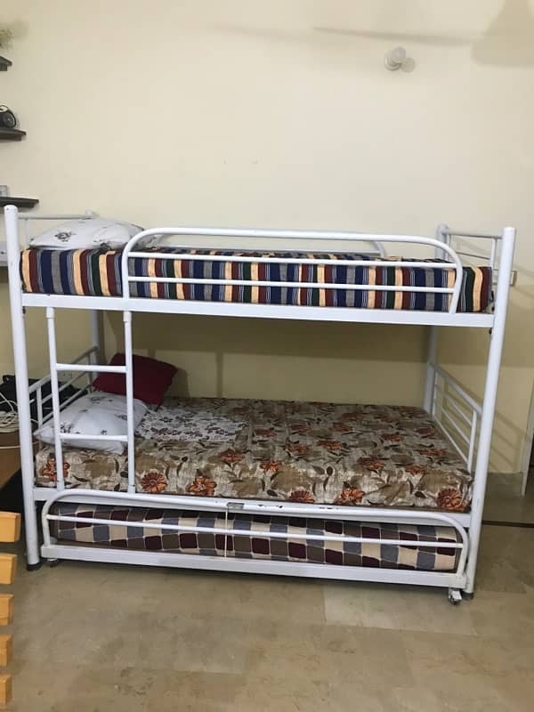 Bunk bed with new mattresses 1