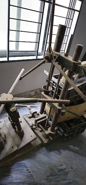 Bakeolite and plastic moulding press 2