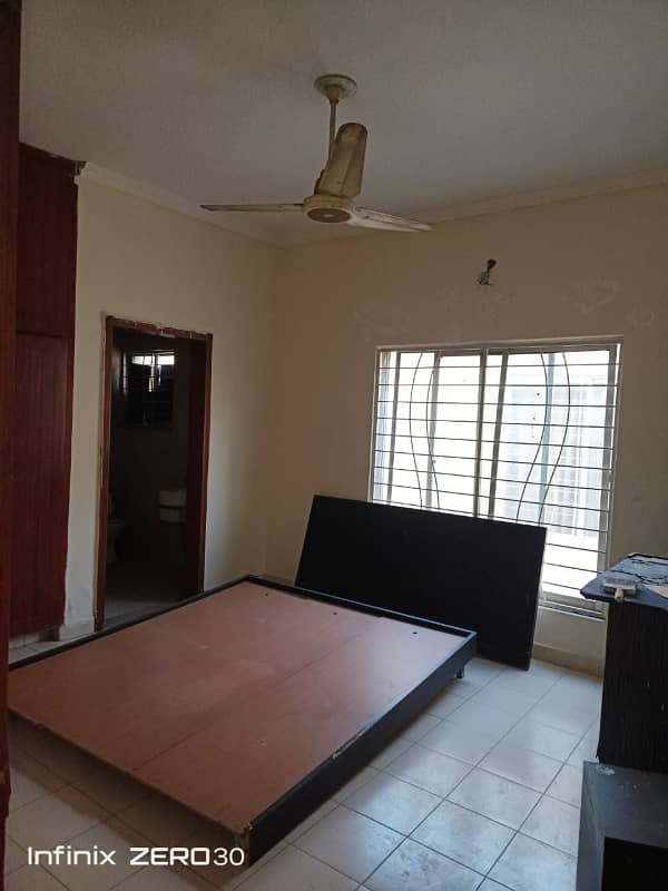 5MARLA UPPER PORTION FOR RENT IN SAFARI BLOCK BLOCK BAHRIA TOWN LAHORE 4