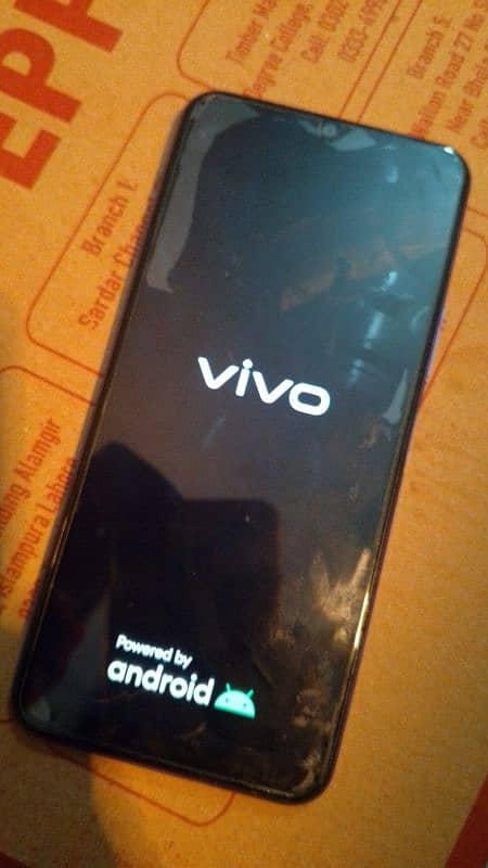 vivo y21 with box 2