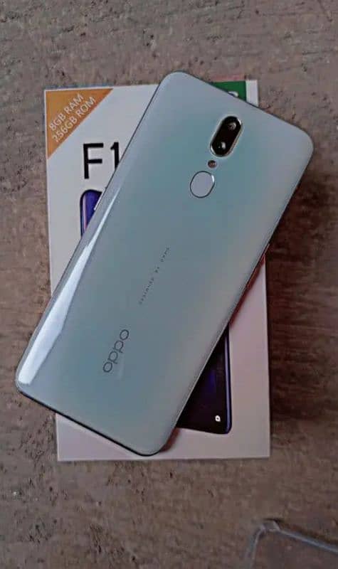 Oppo f11 8/256 0