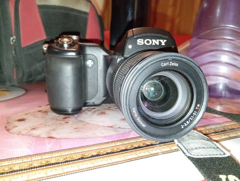 Sony DSC-F828 for sale. Used but working properly. Contact 03345551670 0