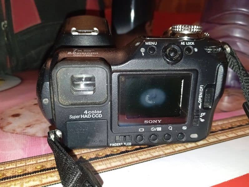 Sony DSC-F828 for sale. Used but working properly. Contact 03345551670 1