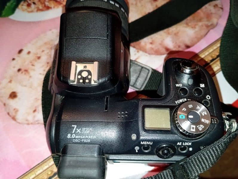 Sony DSC-F828 for sale. Used but working properly. Contact 03345551670 4