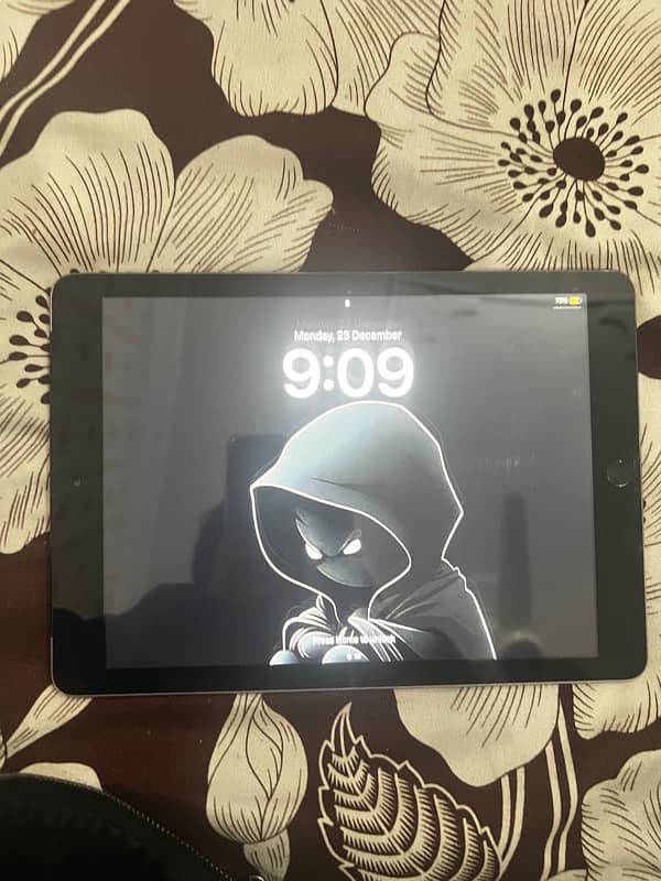 iPad 6th generation 10|10 32 full urgent sale 8