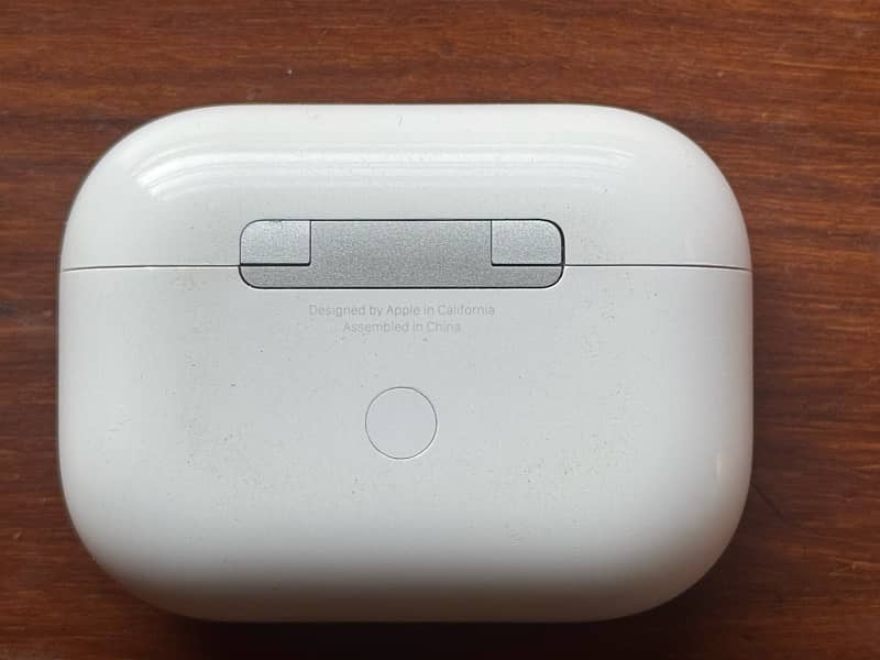 Apple AirPods Pro - 1st Generation (Original) 4