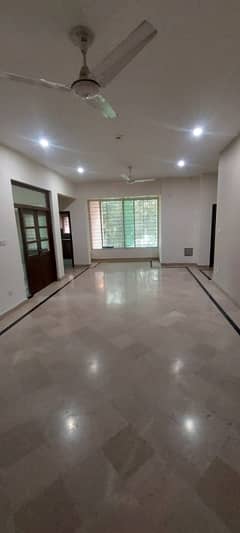 INDEPENDENT UPPER PORTION AVAILABLE FOR RENT IN BANIGALA